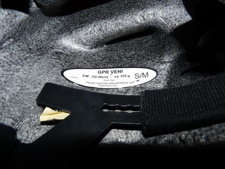 Kvetinkova prilba, s