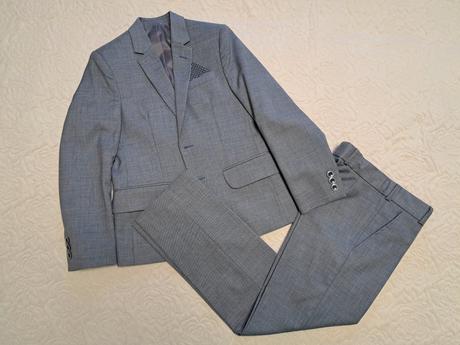 Chlapčenský oblek, 134