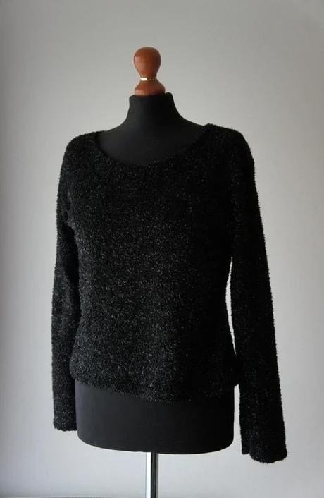 Čierny sveter s textúrovaným úpletom a lesklou niť, m