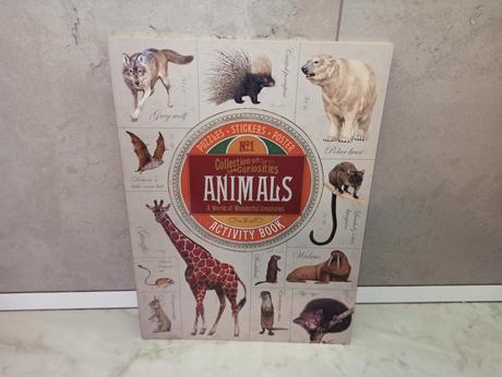 Collection of curiosities animals - puzzles / stic,