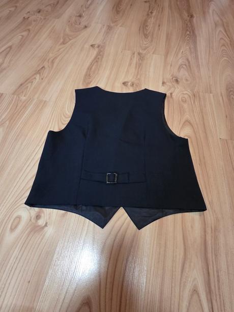 Slávnostný komplet, 146