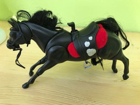 Čierny hýbajúci sa koník zn. teddies,