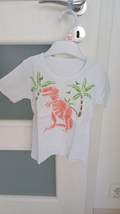 Darujem k nákupu tričko s dinosaurom 3-4roky, 104