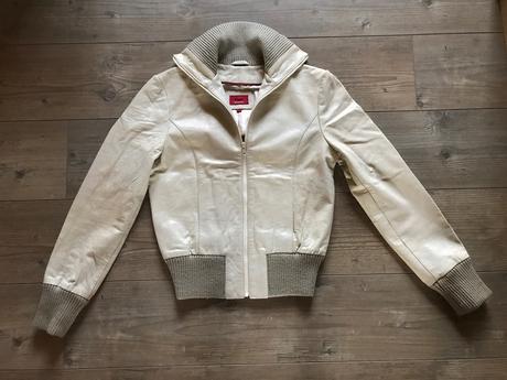 Koženkova bunda, 38