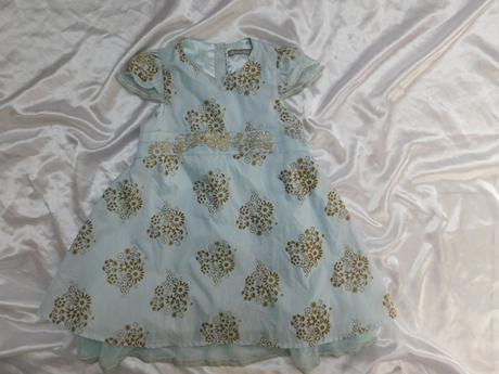 Luxusne velmi pekne šaty, 98