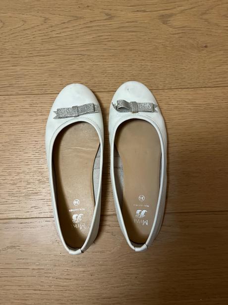 Topánky na prvé svete prijímanie, baťa,36