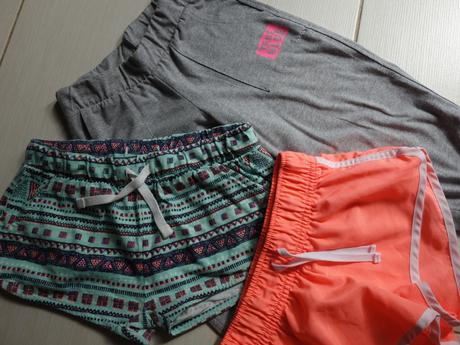 Trikrát šortky, takko,122