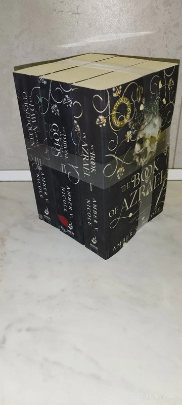 Amber v nicole - gods and monsters series, 