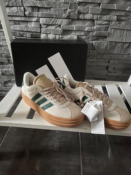 Adidas v.40, adidas,40