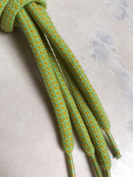 Šnúrky do topánok, baťa