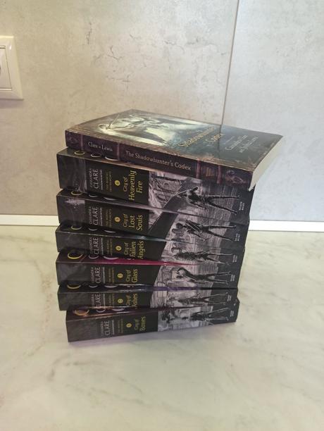Cassandra clare - shadowhunters - mortal instrumen, 