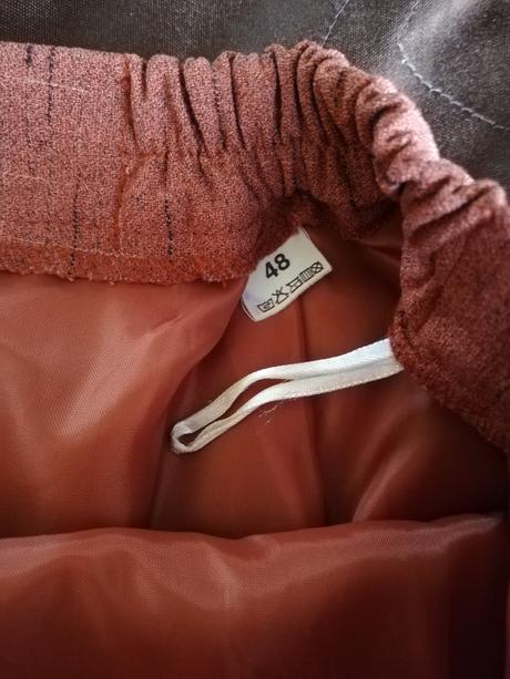 Tehlova suknicka, 48