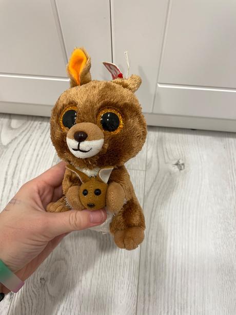 Plyšáci s trblietavými očami,