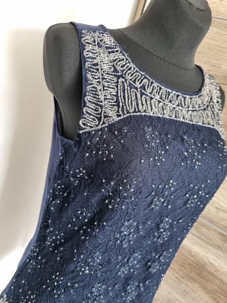 Elegantná blúzka s nášivkami, s