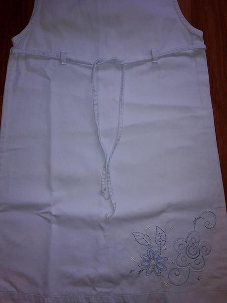 Šatiky s kviektom vyšitým, 122