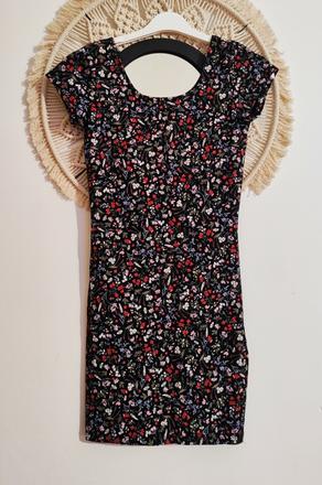 Elastické kvietkované šaty, clockhouse,m