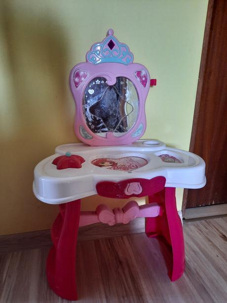 Stolík plastový dievcensky, 