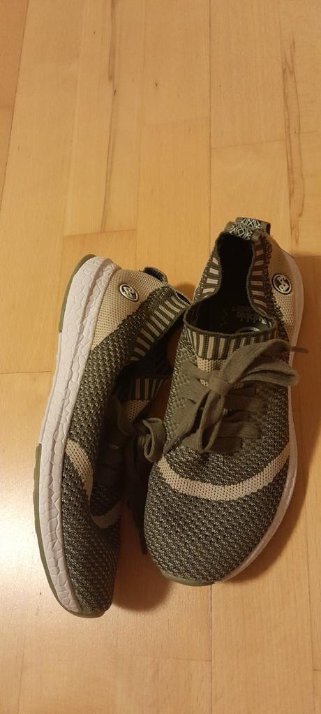 Tenisky v. 33, bubble gummers,33