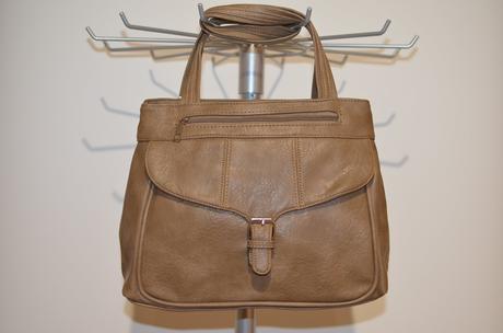 Bledohnedá kabelka,