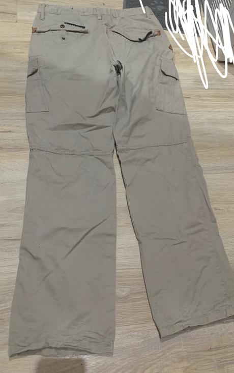 Nohavice33/32, 32