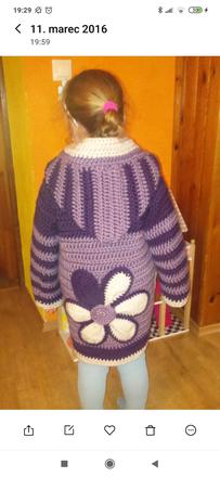 Krásny hačkovný svetrík pre malú parádnicu, 140