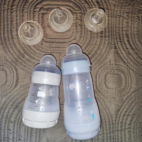 Dojčenské fľaše, mam