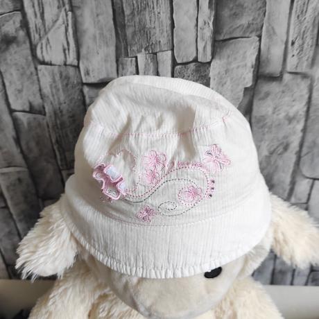 Klobúk a čelenky, 104