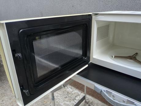 Mikrovlnka rohnson r-1715, 700w,