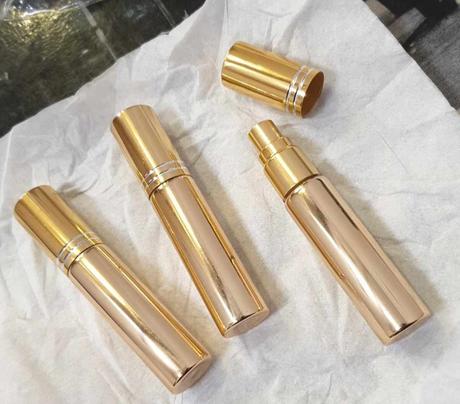 Plniteľné flakony na parfum,