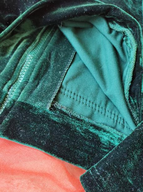 Smaragdová mikina, m