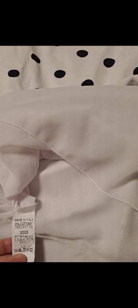 Bodkovaný elegantný top,