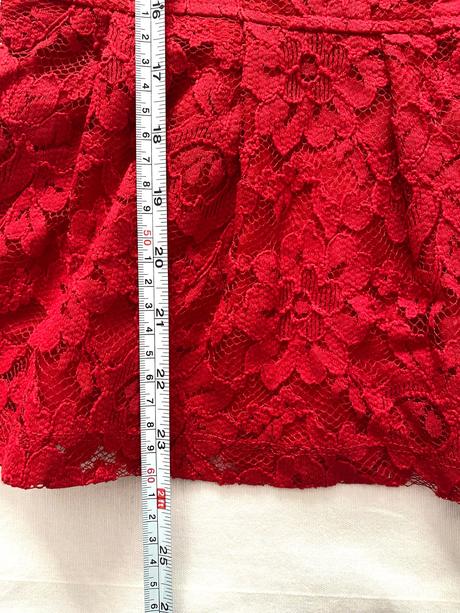 Čipkovaná červená blúzka s volánom gok, s