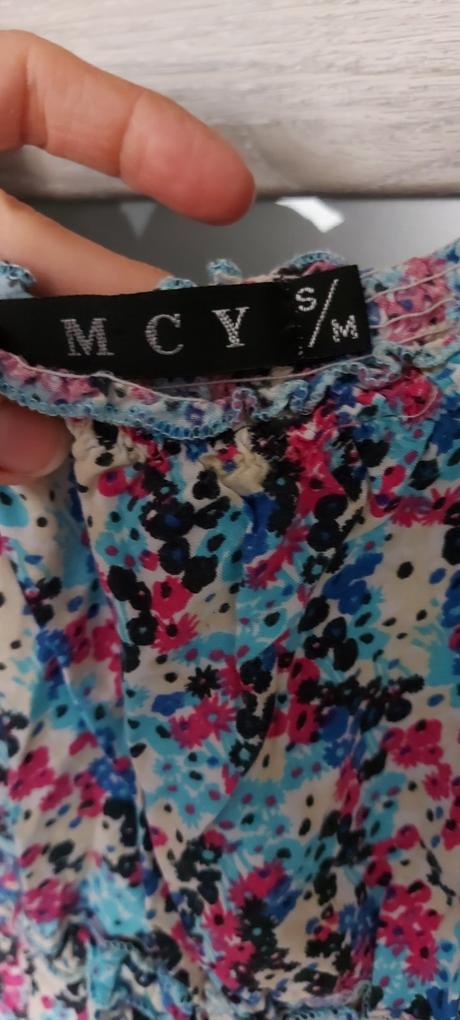 Letné kvietkové šatky s odhalenými ramenami, s