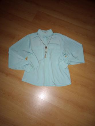 Bledo zelená blúzka + náhrdelník, 40