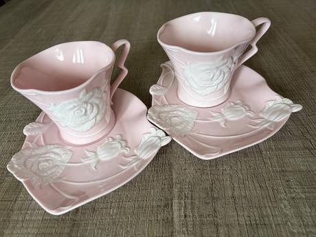 Šálky z ružového porcelánu 2ks,