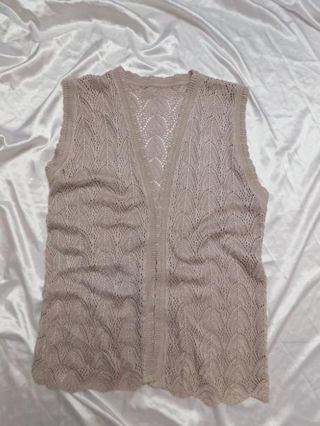 Pekna azurova vesta, 42