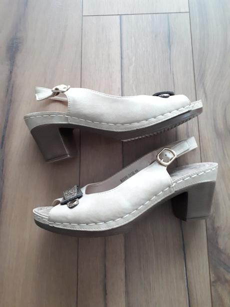 Kožené sandálky, 41