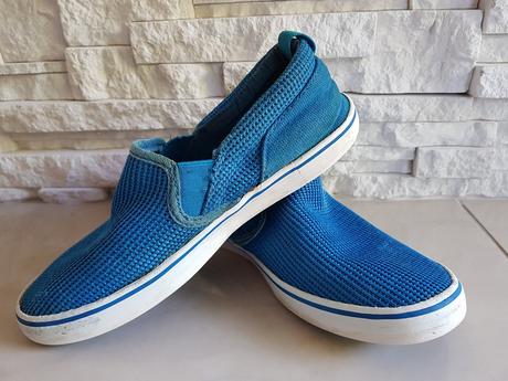 Tyrkysovo modré našuchovacie chlapčenské topánky, zara,30