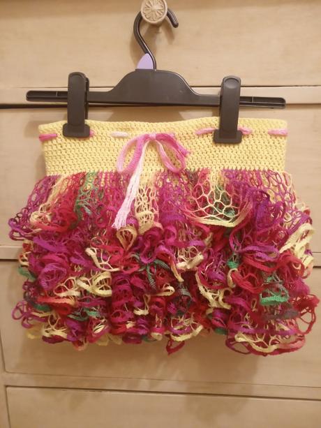 Háčkovaná suknička, 128