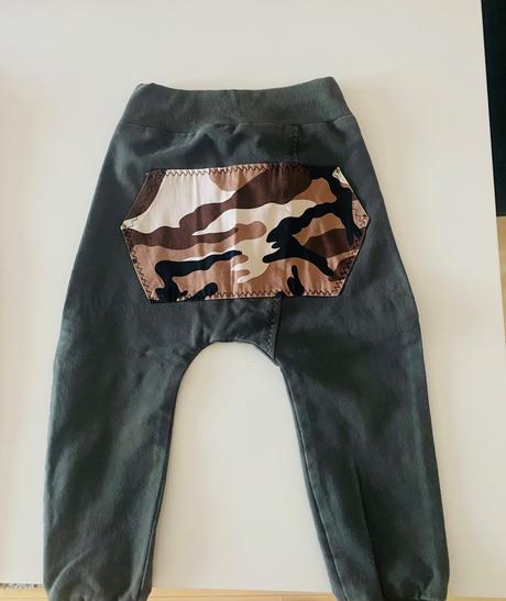 Pudlové tepláky, 116