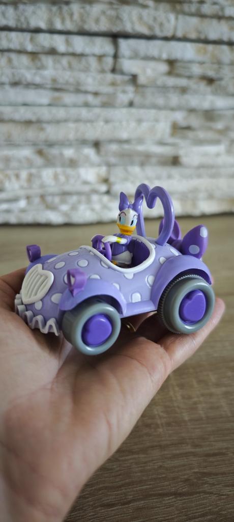 Origináldisney store naťahovacie auto,