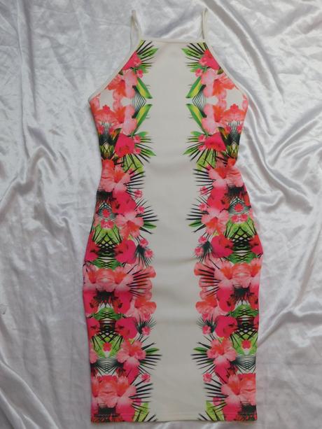 Kvalitne velmi pekne šaty, miss selfridge,34