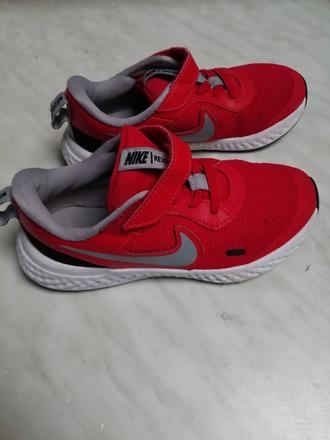 Botasky znackove nike červené vel. 31, nike,31