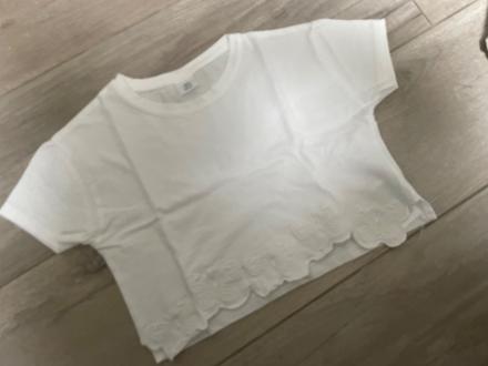 Crop tričko s motýlikmi, 110