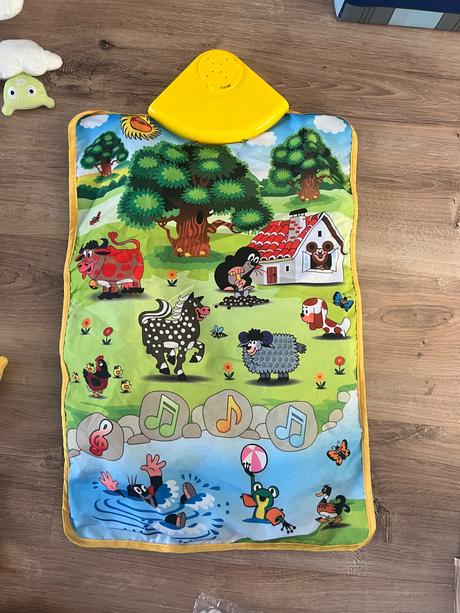 Hračky, hračky zvukové, hrkálky, kusatka,