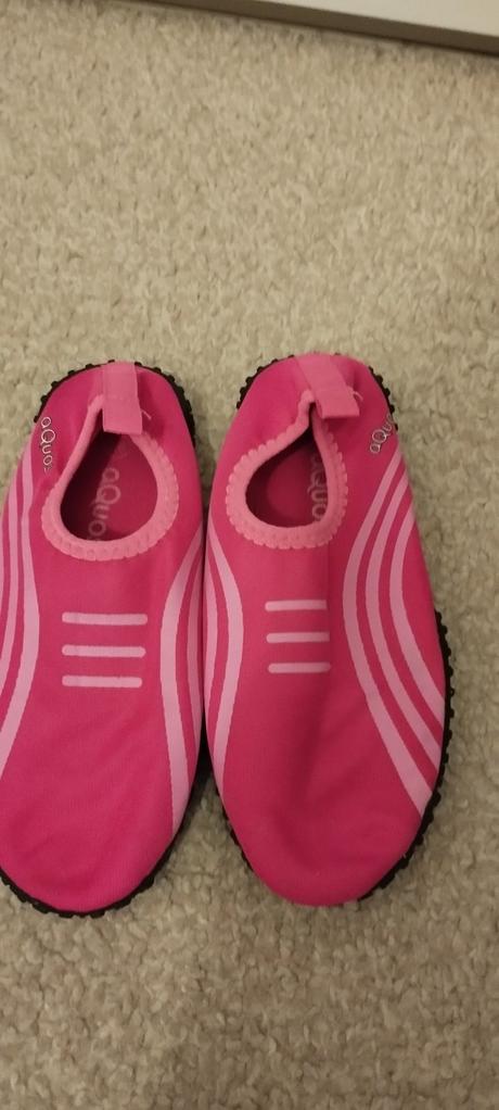 Topánky do vody, 28