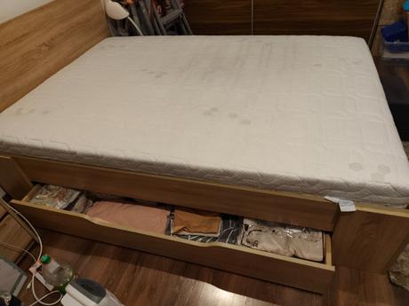 Posteľ s úložným priestorom a matracom, šírka (cm): 140,dĺžka (cm): 200