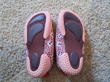 Cvičky, papuče, decathlon,27