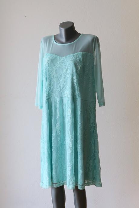 Elegantné tyrkysové čipkované šaty s transparentný, 5xl