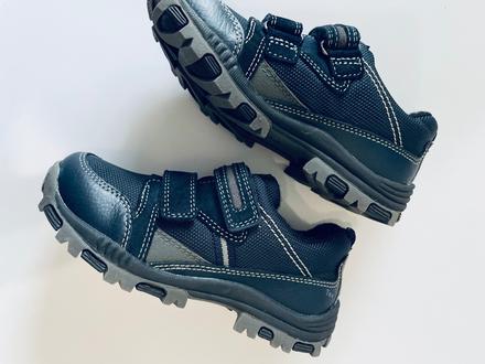 Kvalitné goretexove topánky, 30